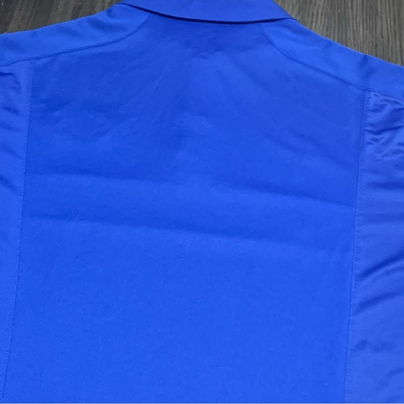 Nike Florid Gators Polo shirt in like new condition. Nice shirt, Dri-fit. - Picture 4 of 6